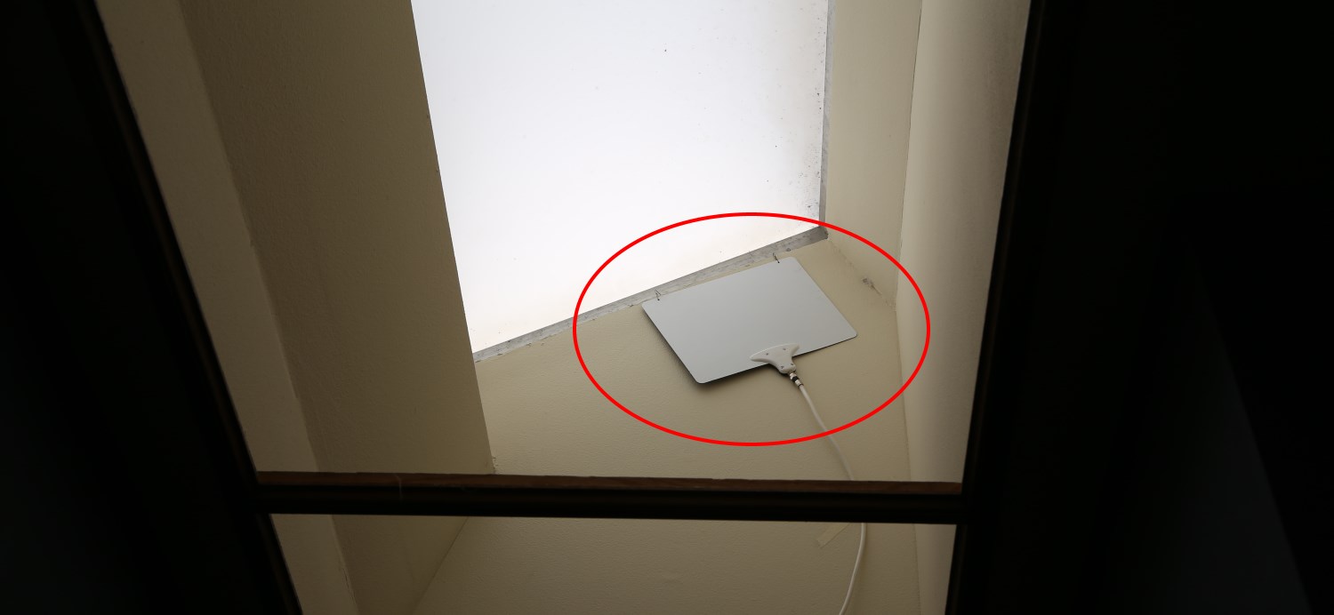 Mohu Leaf antenna in skylight